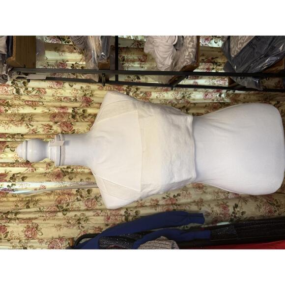 NWT! RUMER Avalon Crop Top White Medium - Picture 2 of 5